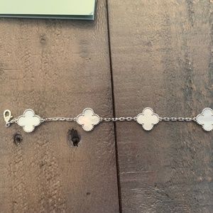 VCA 5 motif Alhambra bracelet white gold mother of pearl
